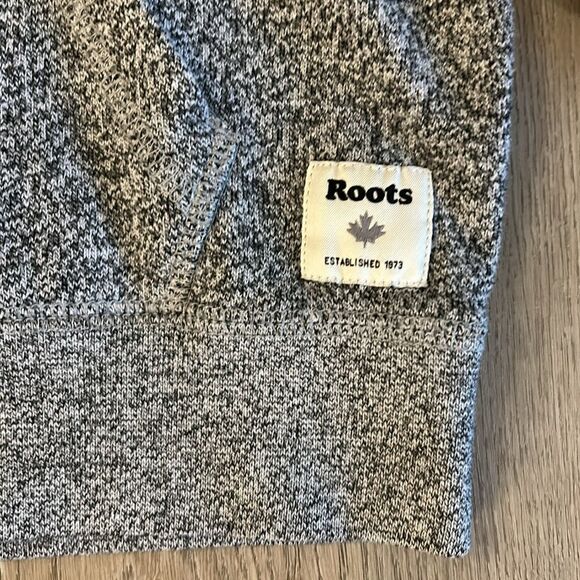 GIRLS ROOTS ZIP UP GRAY AND BLACK SWEATSHIRT WITH HOOD SIZE 8 EUC - Picture 2 of 6